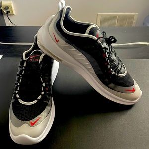 Nike Air Max Axis